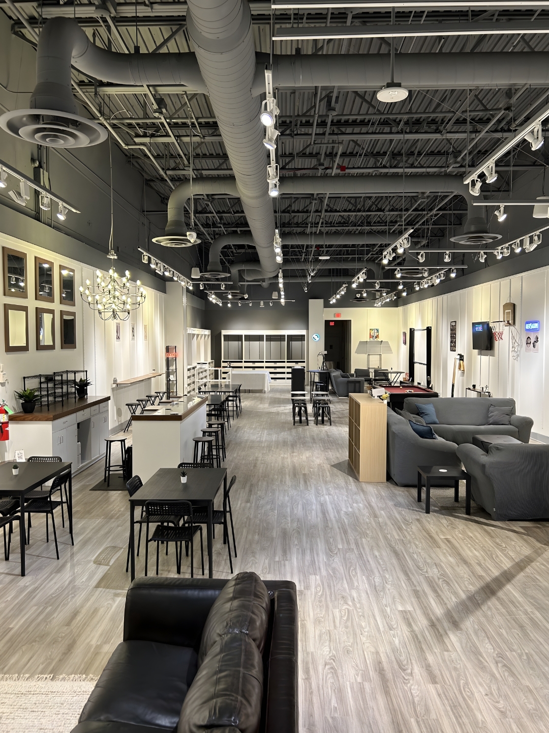 Lounge Style — view 1